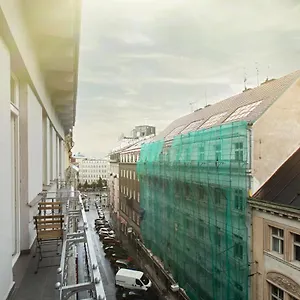 Apartment Luxury 150m2 On Wencelas Square With Private Garage, Prag