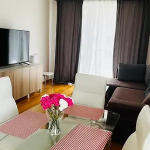 Apartment Hurka - 15 Min Do Centra, Garaz, Prag
