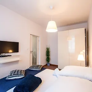 Lights Bosacka Apartment Krakau